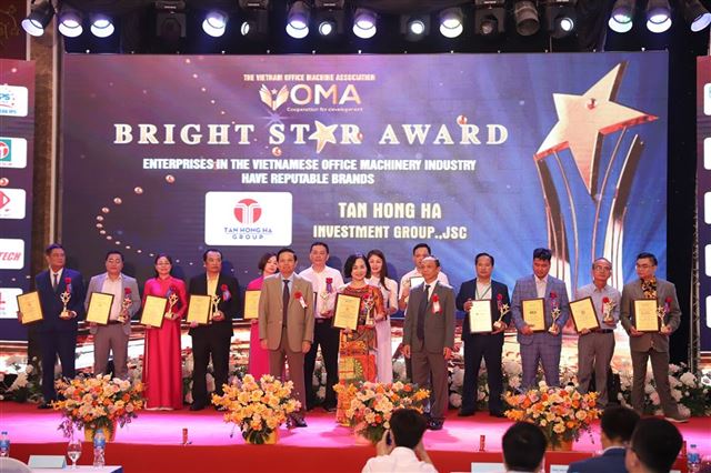 DOANH NGHIỆP SAO SÁNG 2024 – CÔNG TY CỔ PHẦN TẬP ĐOÀN ĐẦU TƯ TÂN HỒNG HÀ “THƯƠNG HIỆU TIN DÙNG NGÀNH MÁY VĂN PHÒNG VIỆT NAM”