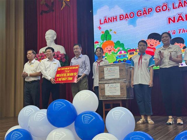 Ông Lại Hoàng Dương – Người truyền cảm hứng qua hành động thiết thực vì thế hệ trẻ