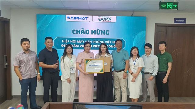 ĐOÀN HIỆP HỘI MÁY VĂN PHÒNG VIỆT NAM THĂM CÔNG TY ĐẠI PHÁT – HỘI VIÊN VOMA