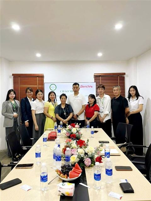 Hiệp hội Máy Văn phòng Việt Nam đến thăm Công ty TNHH Giải pháp Kinh doanh Benchmk Việt Nam